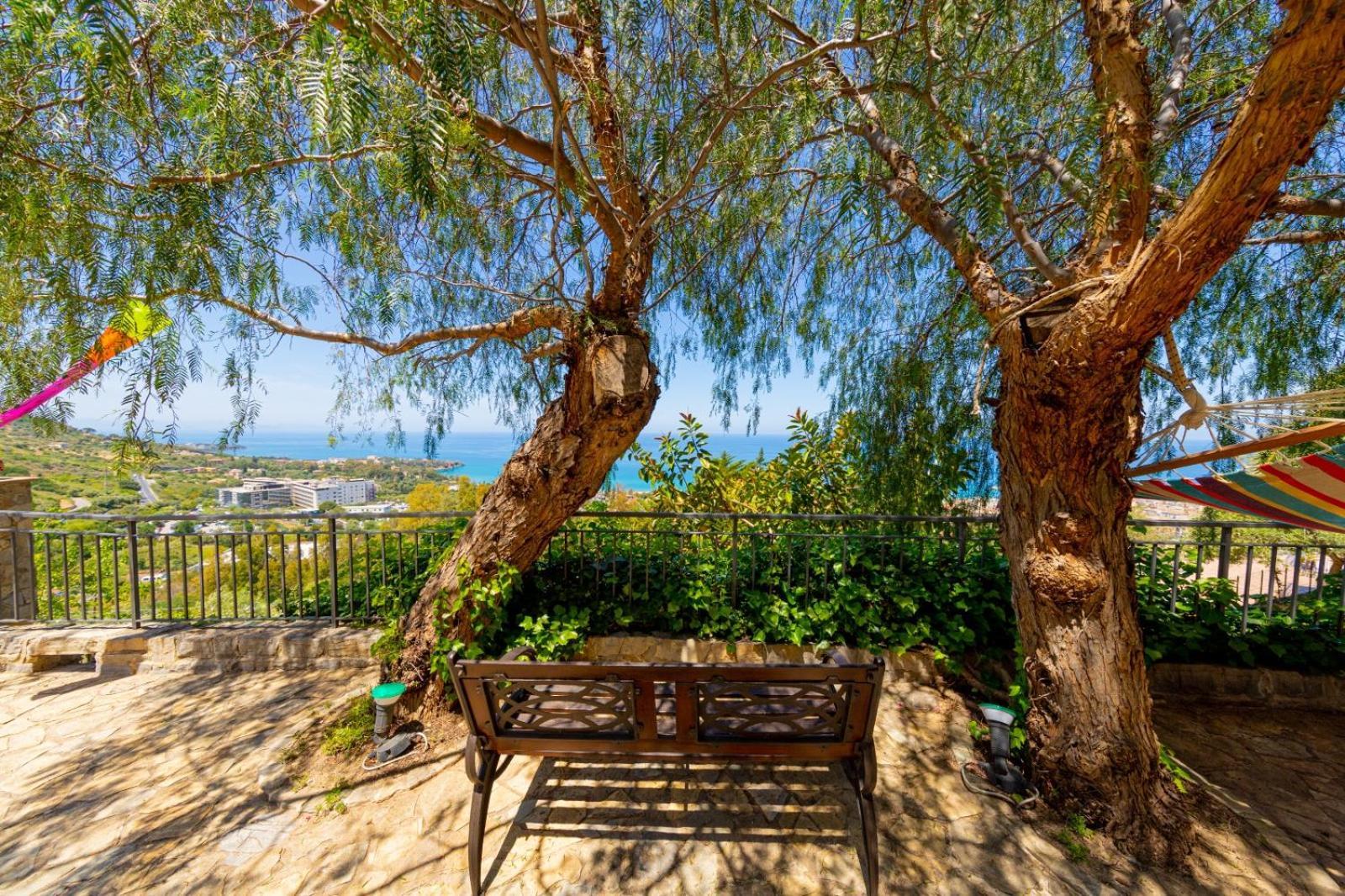 Residence Agape تْشيفالو المظهر الخارجي الصورة